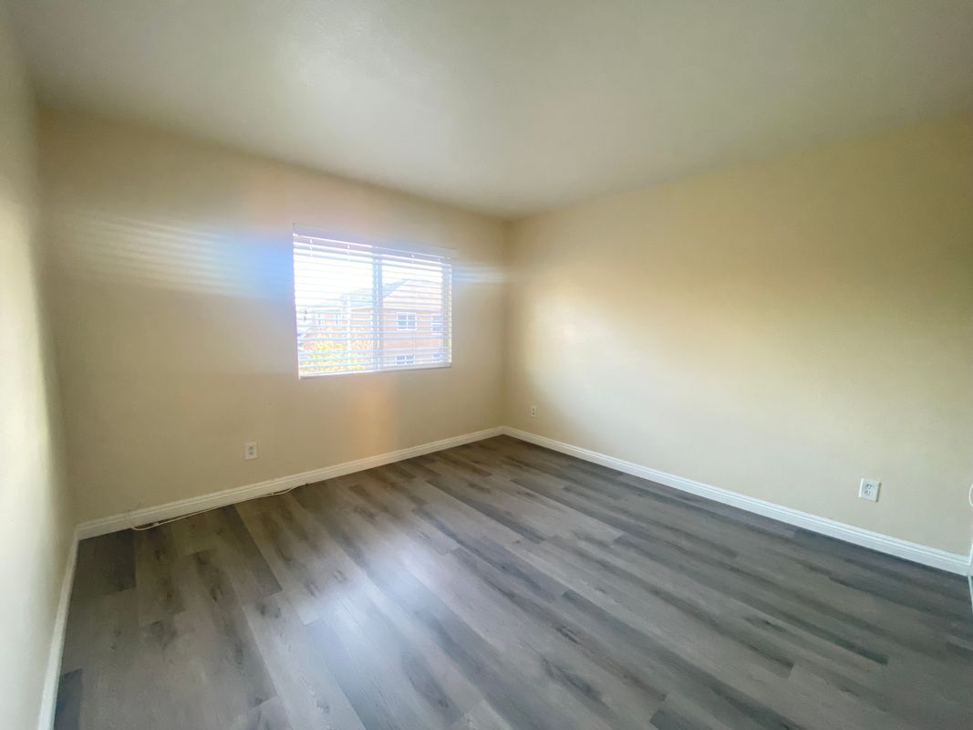 Building Photo - 25335 MacKenzie Ct