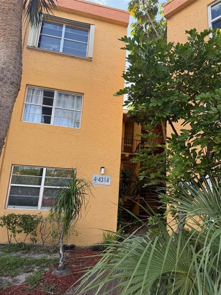 Building Photo - 4314 NW 9th Ave