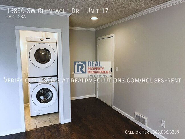 Building Photo - 16850 SW Gleneagle Dr