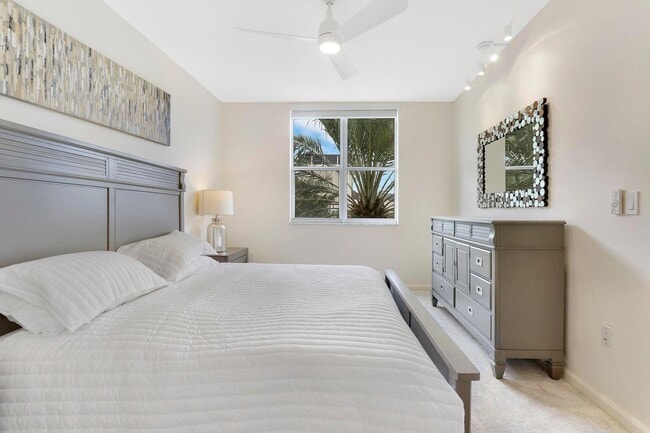 Building Photo - 630 S Sapodilla Ave