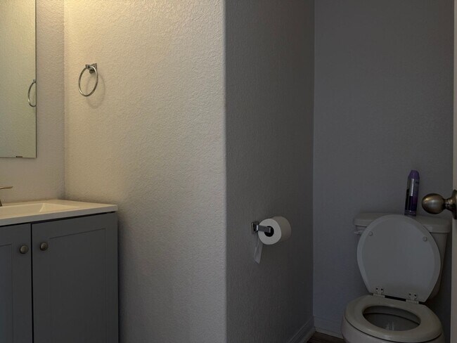 Building Photo - 709 Yearwood Ln