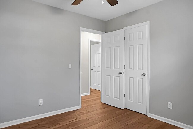 Building Photo - **$500 Off First Months Rent** Charming 3 Bedroom 2 bathroom ready for you to call home!