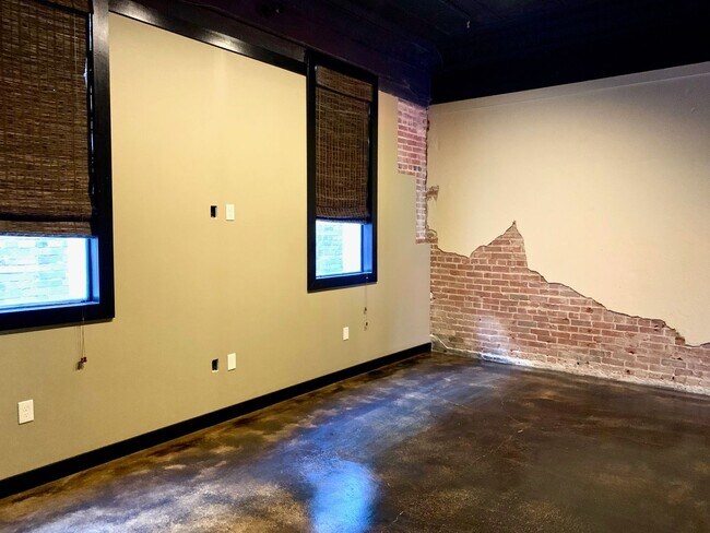 Building Photo - 110 W Huntington Ave