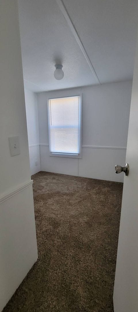 Building Photo - Ready to Move in