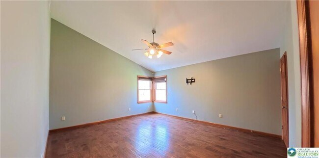 Building Photo - 5709 Fox Ln