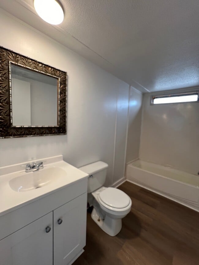 Building Photo - 137 Vestin Dr