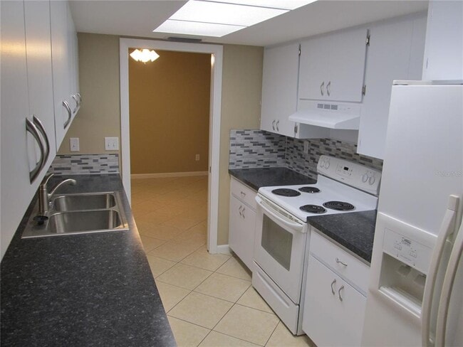 Building Photo - 11275 90th Terrace