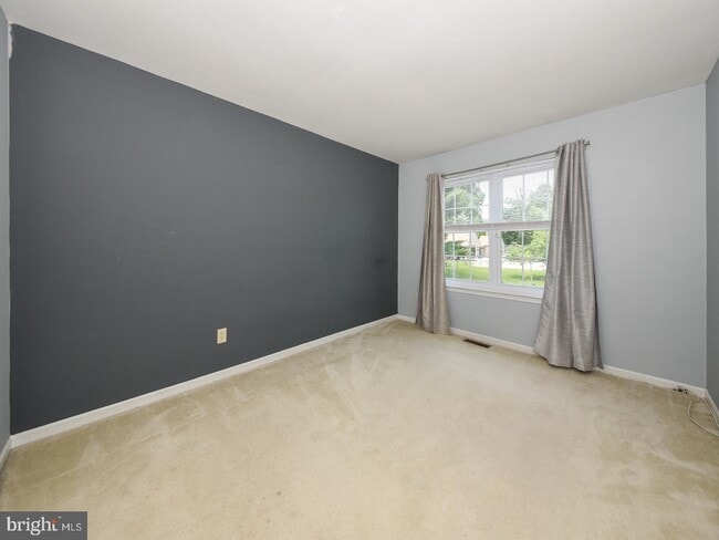 Building Photo - 252 Copper Beech Dr