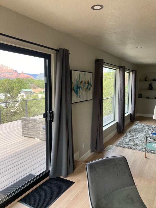 Building Photo - Spectacular, Panoramic Red Rock Views in West Sedona
