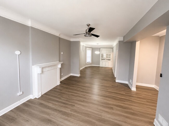 Building Photo - 6426 S Ingleside Ave