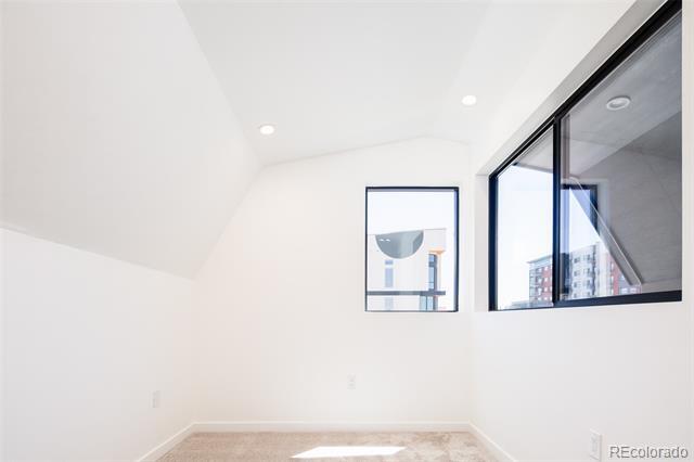 Building Photo - 267 S Jackson St