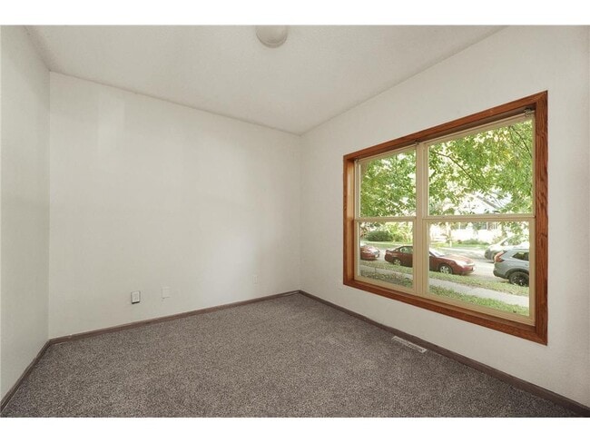 Building Photo - 1065 23rd Ave SE