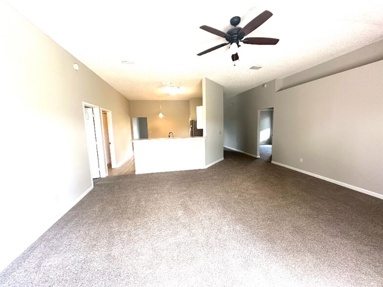 Building Photo - 345 Wildberry Ct