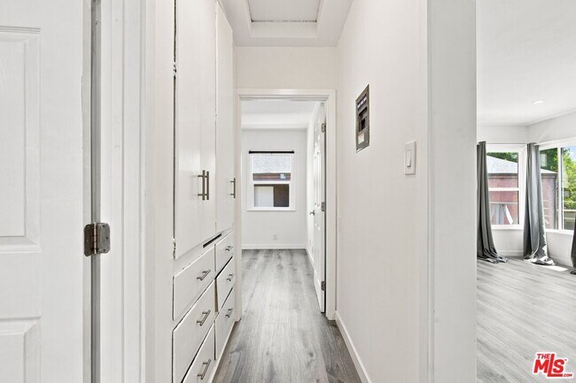 Building Photo - 11485 Cumpston St