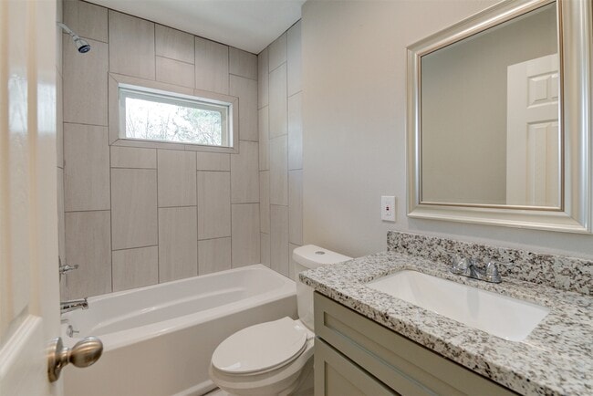 Building Photo - 2214 McKee St