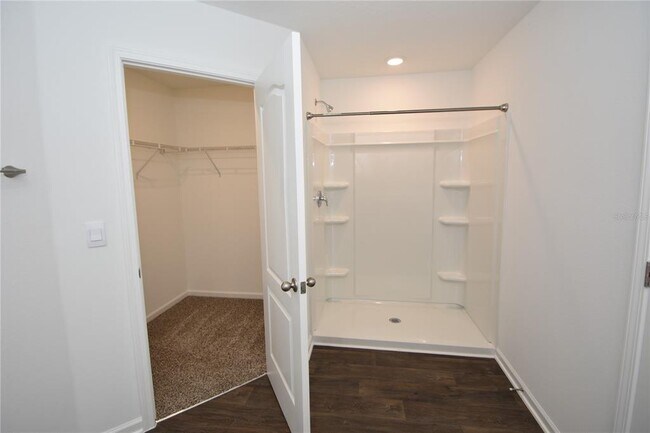Building Photo - 6 Prosperity Ln
