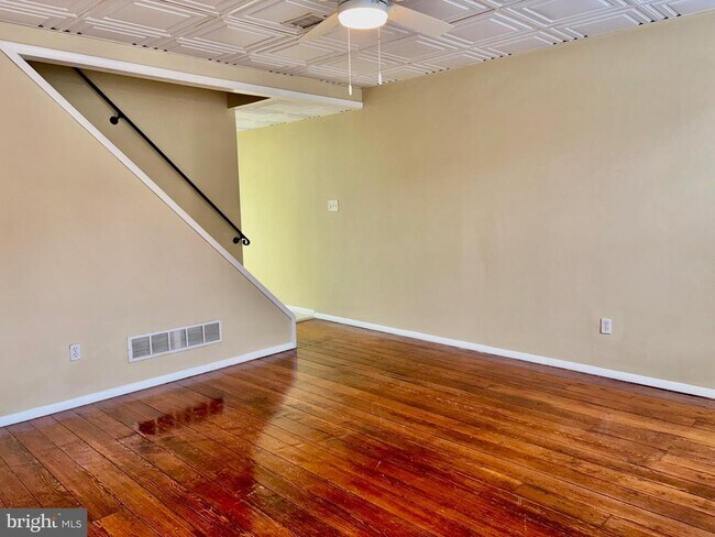 Building Photo - 455 Fairmount Ave