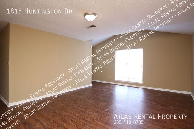 Building Photo - 1815 Huntington Dr