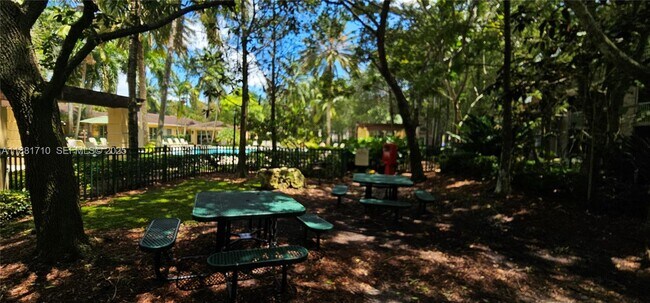 Building Photo - 6692 W Sample Rd