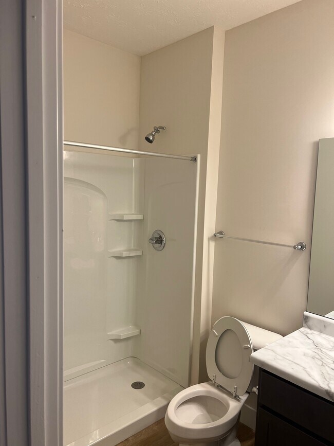 Building Photo - 708 Courtyard Ln