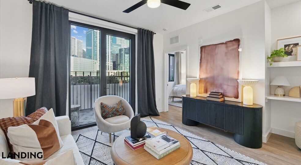 Building Photo - 1007 S Mint St