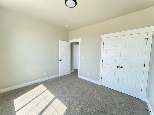 Building Photo - 3 bed 2 bath House in Nephi