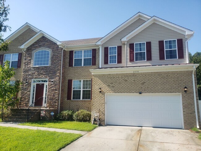 Primary Photo - WOODBRIDGE POINTE