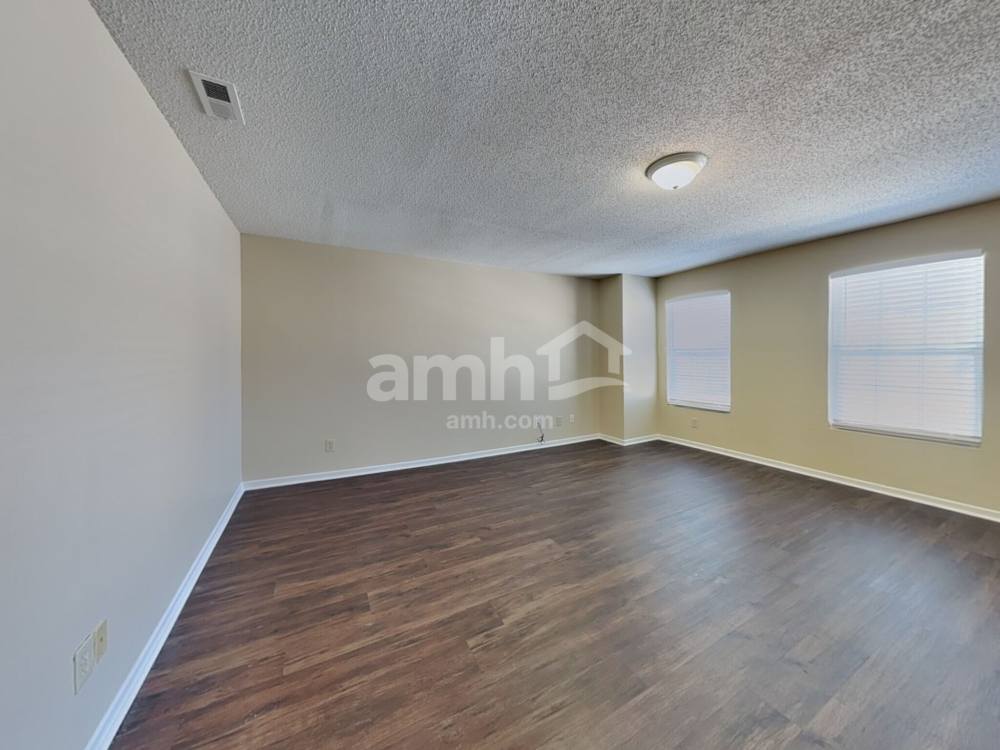 Building Photo - 1545 Fortner Dr