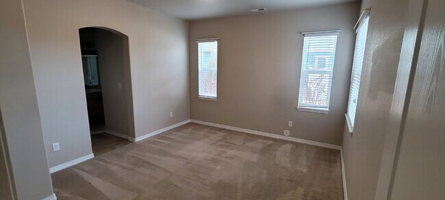 Building Photo - "Charming 3-Bedroom Townhouse Retreat in Colorado Springs – Spacious 1704 Sq Ft with 2.5 Bathrooms!"