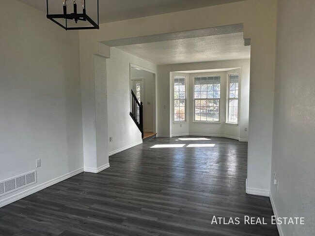 Building Photo - 10789 Vista Rd