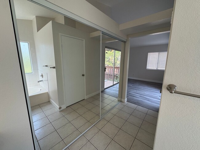 Building Photo - Beautiful 4 Bedroom in Rancho San Diego