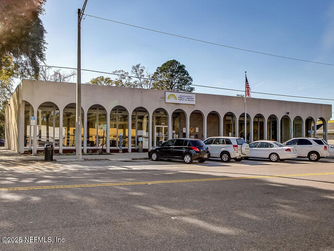 Building Photo - 2311 Dellwood Ave