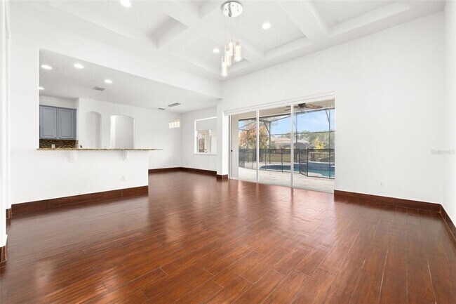 Building Photo - 9484 Walnut Crest Dr