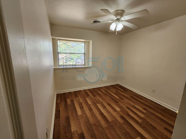 Building Photo - 29 Brookview Dr