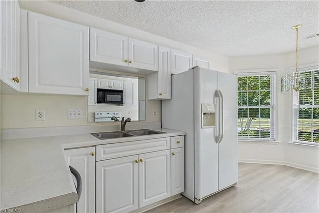 Building Photo - Build Equity While Leasing - Lease to Own