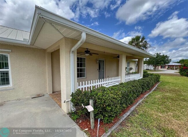 Building Photo - 1051 SW 85th Way