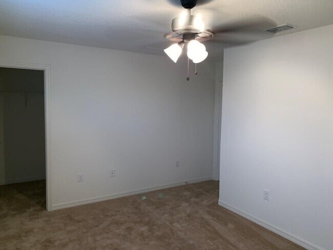 Building Photo - 3013 Cherry Orchard Ln