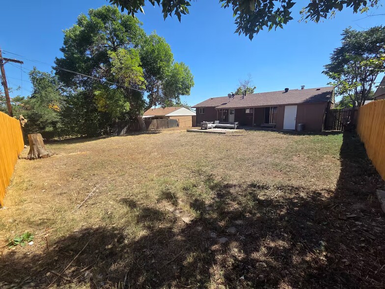 Building Photo - 1031 Erie St