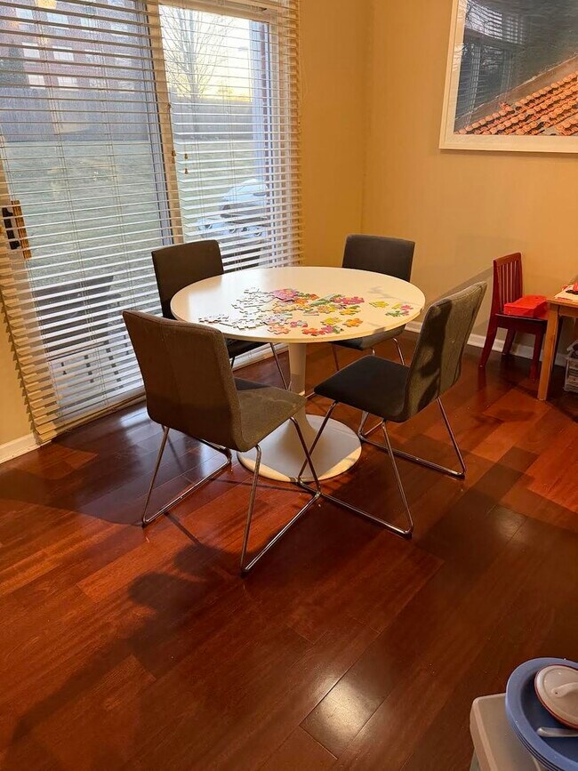 Building Photo - 1137 Brent Rd