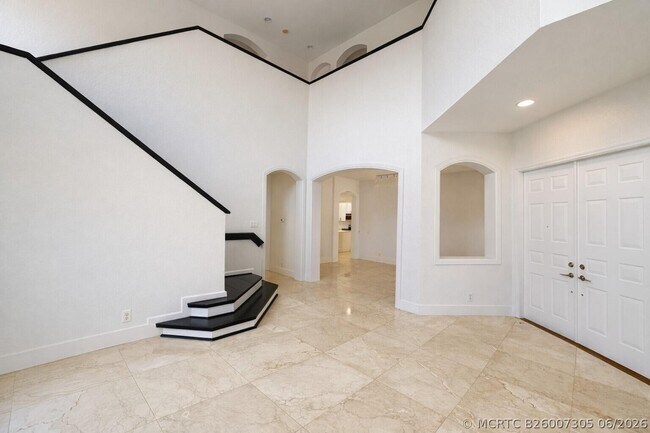 Building Photo - 2013 Harbor View Cir