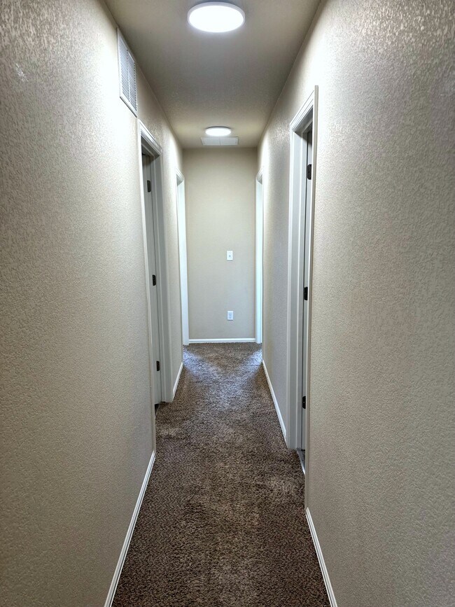 Building Photo - 1829 Final View Aly