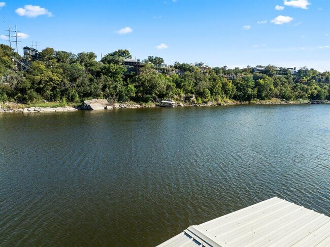 Building Photo - 2201 Improver Rd