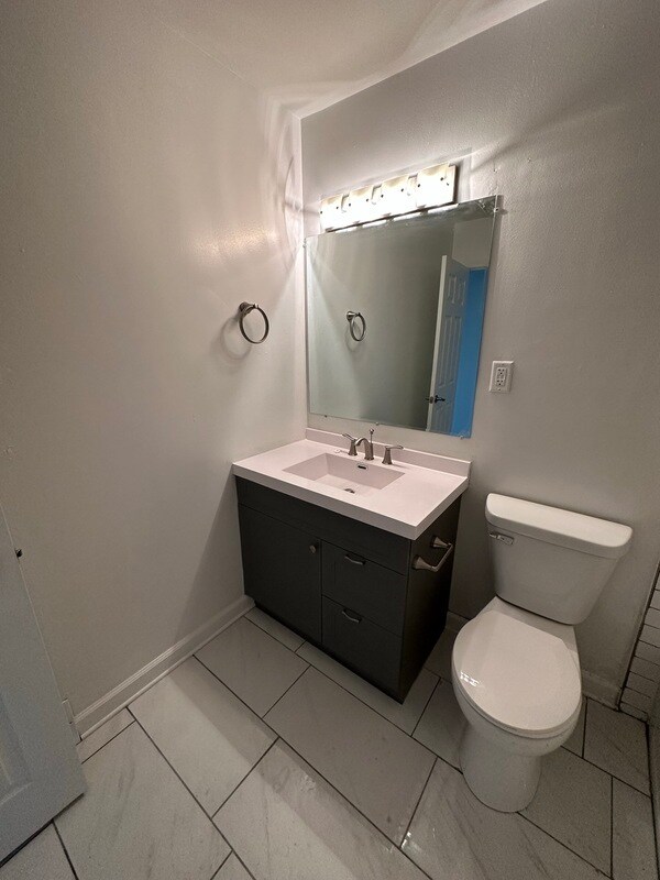 Building Photo - 5125 Bigelow Dr