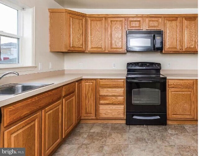 Building Photo - 5235 Crowson Ave