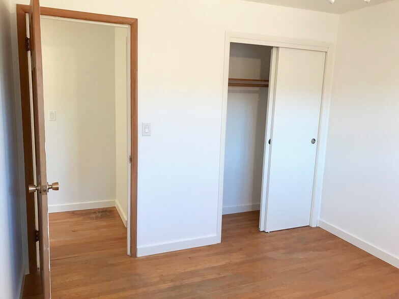 Guest bedroom - 12815 NE Fremont St