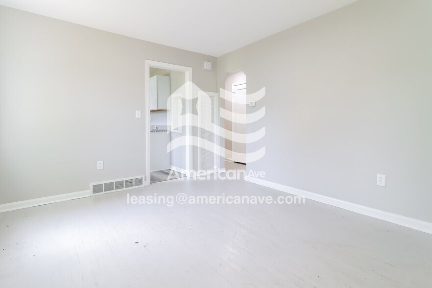 Building Photo - 465 Montana Ave