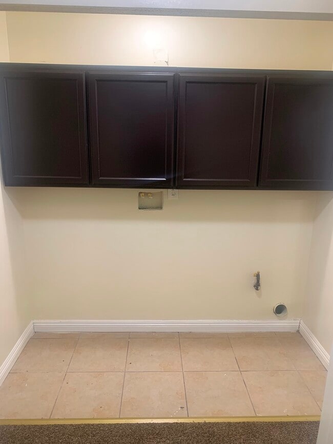 Building Photo - 203 W 101st St