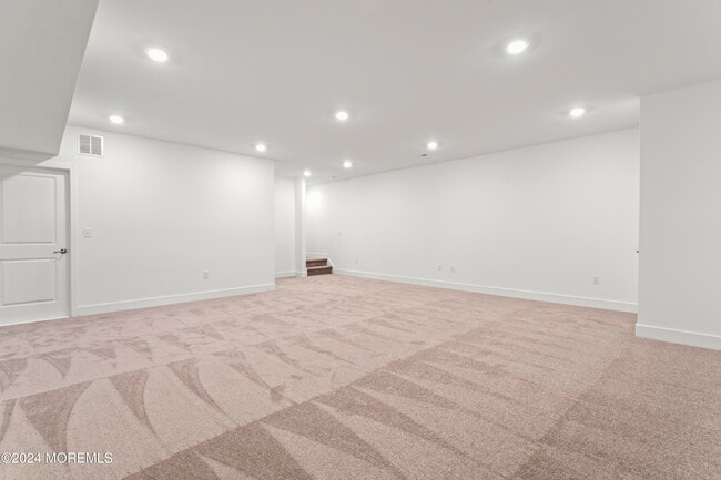 Building Photo - 306 Pilot St