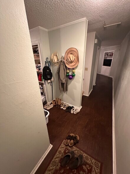 Building Photo - 600 Bagby Ave