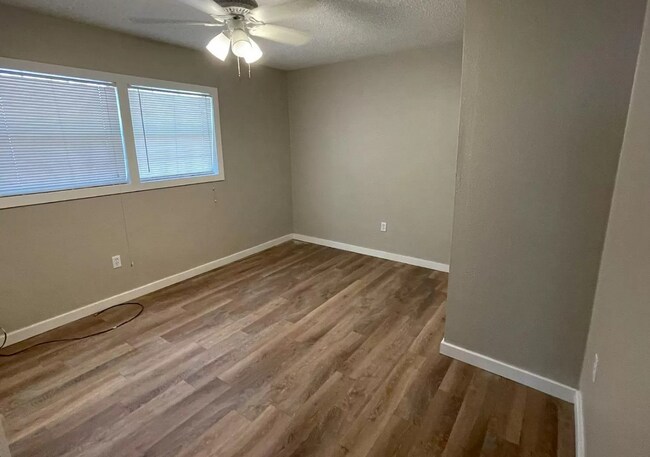Building Photo - 4 bed close to TTU!!